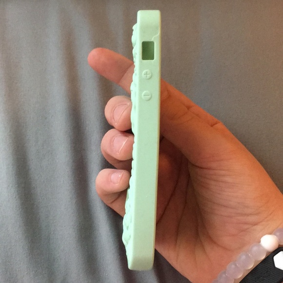 Mint green iPhone 5/5s/se case - Picture 4 of 4